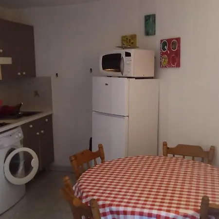 De 27 M² + 70 M² De Jardin à 100 M Des Plages * Cavalaire-sur-Mer