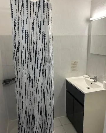 De 27 M² + 70 M² De Jardin A 100 M Des Plages קבלייר-סור-מר